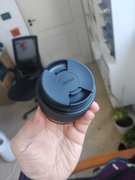 Vand Sigma 56mm f/1.4 DC DN Contemporary pentru Micro Four Thirds MFT M3/4, stare ca nou