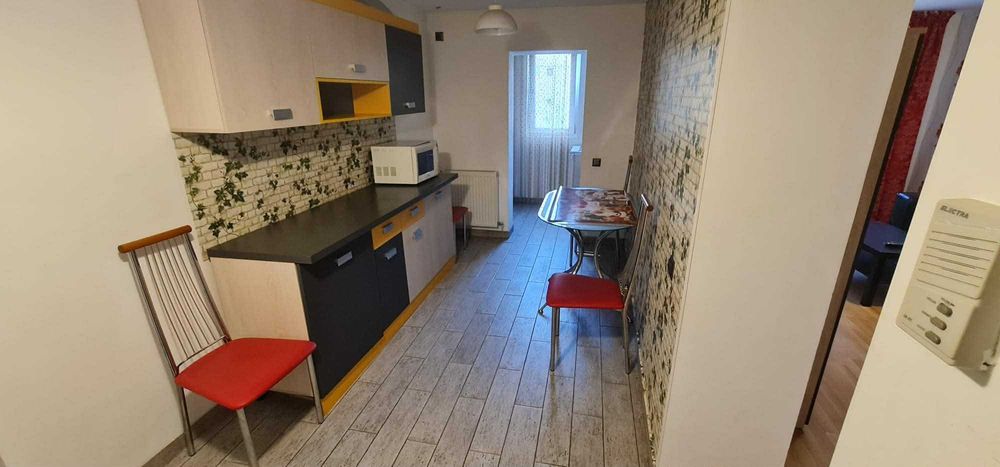Inchiriez/ vand apartament 3 camere HCC