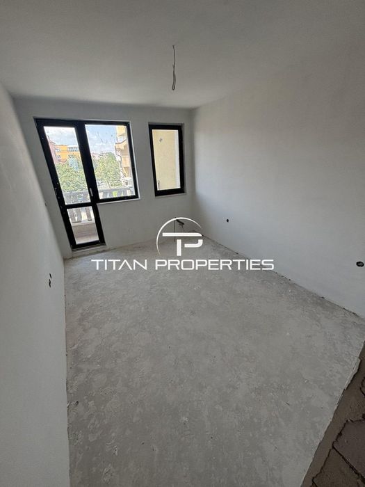 Продава се Тристаен апартамент в Бургас, Сарафово - 104 кв.м за 2000 €/кв.м - Снимка #2