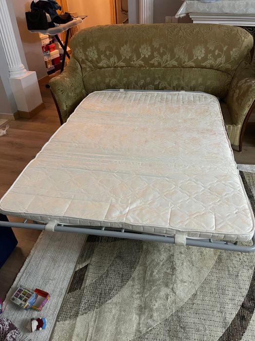 Продам диван с 2 креслами