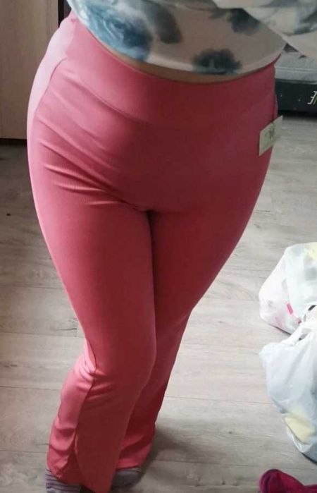 Pantaloni evazati ,roz ,cu talie înaltã