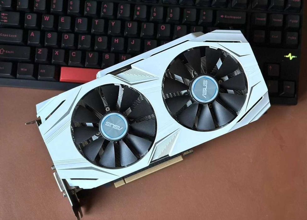 Видеокарта Asus 1070 8gb