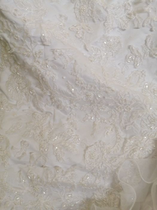 Свадебное атласное платье. 30000.