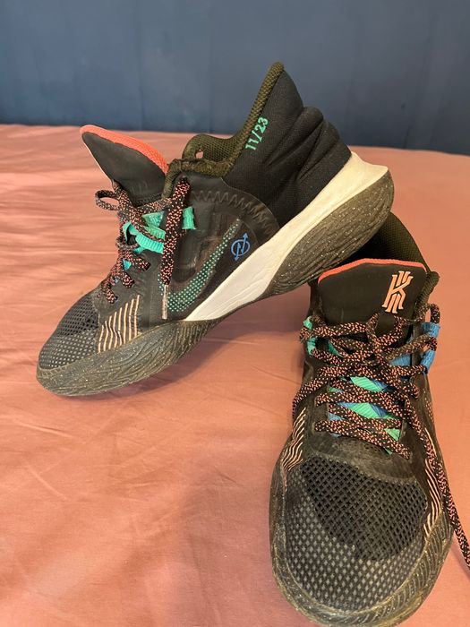 Nike Ghete baschet KYRIE FLYTRAP 5