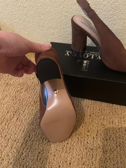 Продам туфли замш