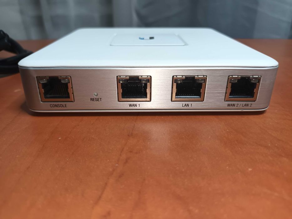 Router Wireless Gigabit UBIQUITI UniFi Security Gateway USG, alb