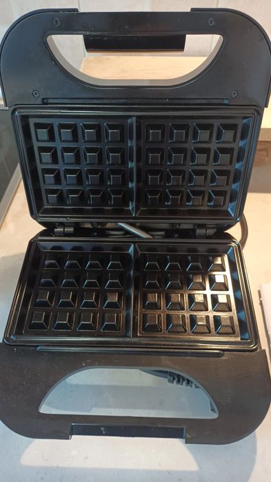 Гофретник Waffle Maker – незалепващо покритие, автоматична температура