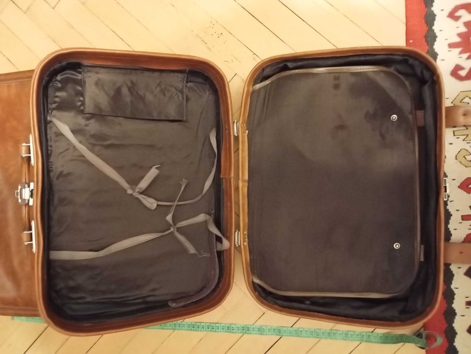 Два винтидж кожени куфара