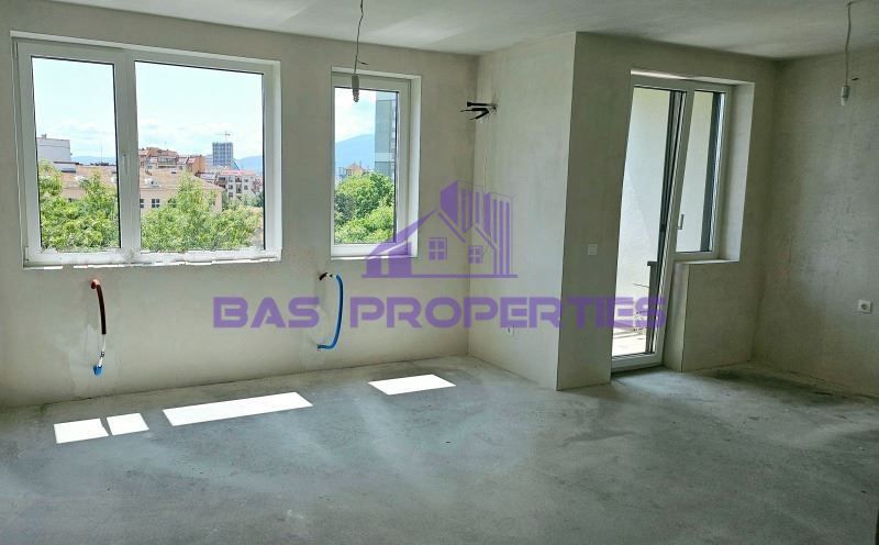 Продава се Тристаен апартамент в София, Банишора - 91 кв.м за 2193 €/кв.м - Снимка #2