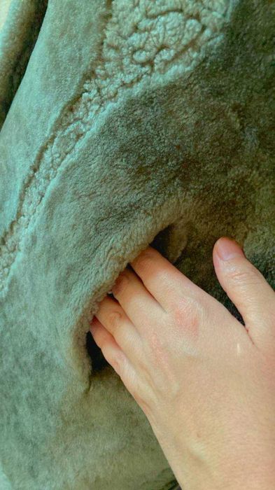 Шуба Мутон с норковым капюшоном ! продам