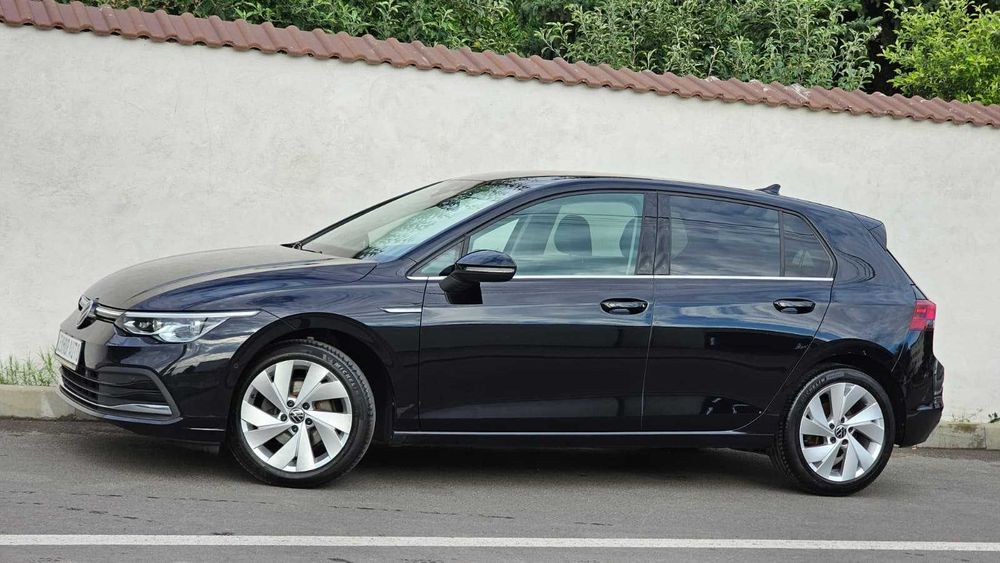 VW Golf 8 STYLE 12.2022 1.5eTSI 150cp DSG / Virtual Cockpit Faruri IQ Keyless Distronic LINE SIDE / TOP