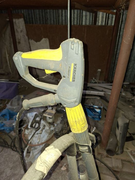 Професионална водоструйка KERHER