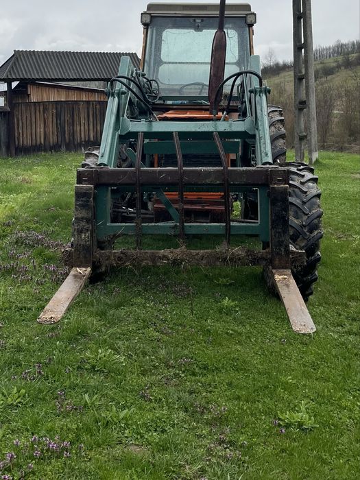 Fiat 880 4x4 cu incarcator frontal