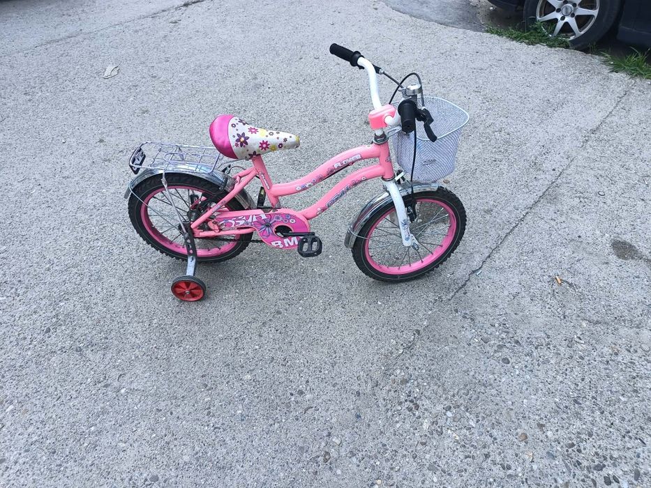 Vind bicicleta de fetițe