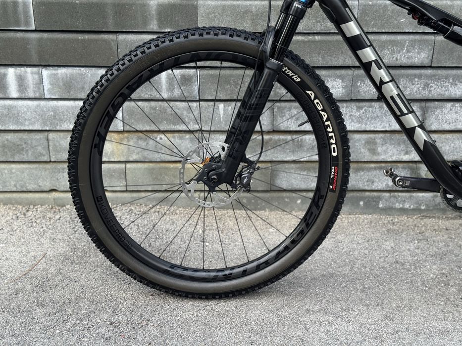 Планински карбонов велосипед TREK SUPERCALIBER 9.8 XT ( M-L размер)