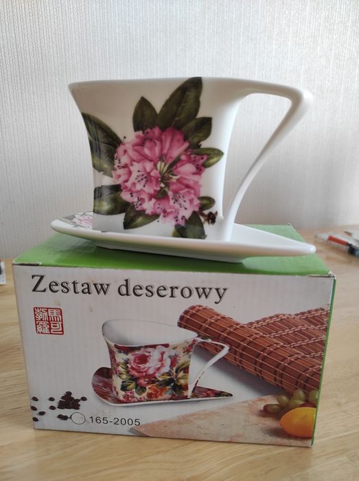 Продам фруктовницу на ножке