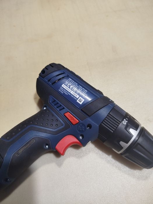 Шуруповёрт Bosch.