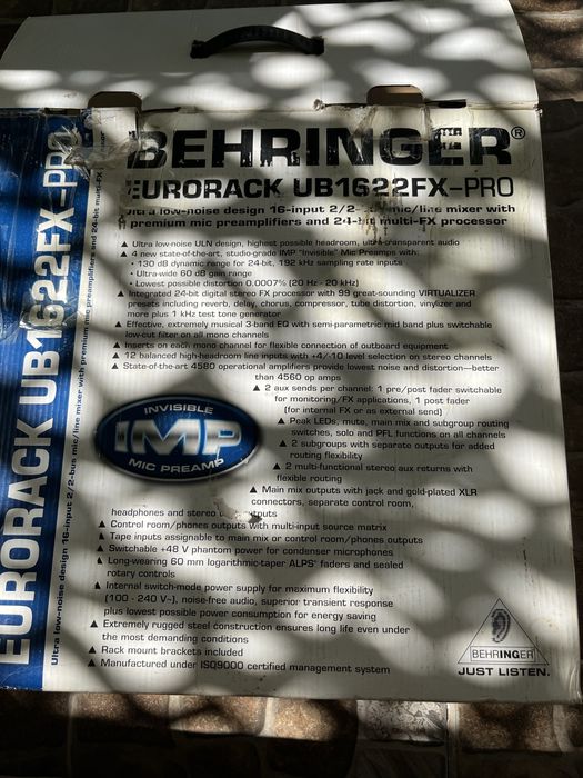 Behringer Eurorack UB1622FX-PRO микшерный пульт