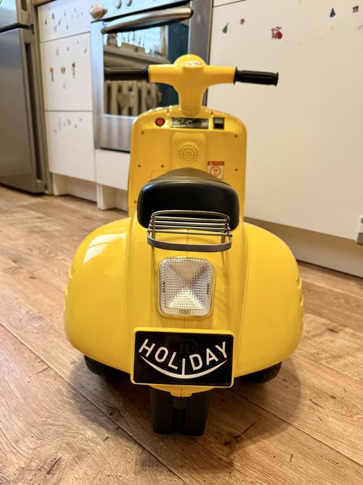 Детска електрическа Веспа