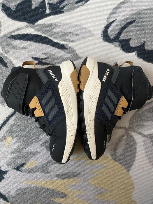 Adidas Terrex marimea 28 stare perfecta