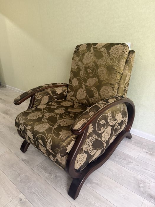 Продам диван с креслом белорусский