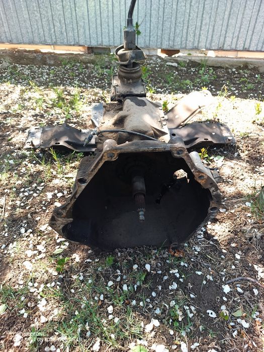 Продам запчасти от Jeep Cherokee