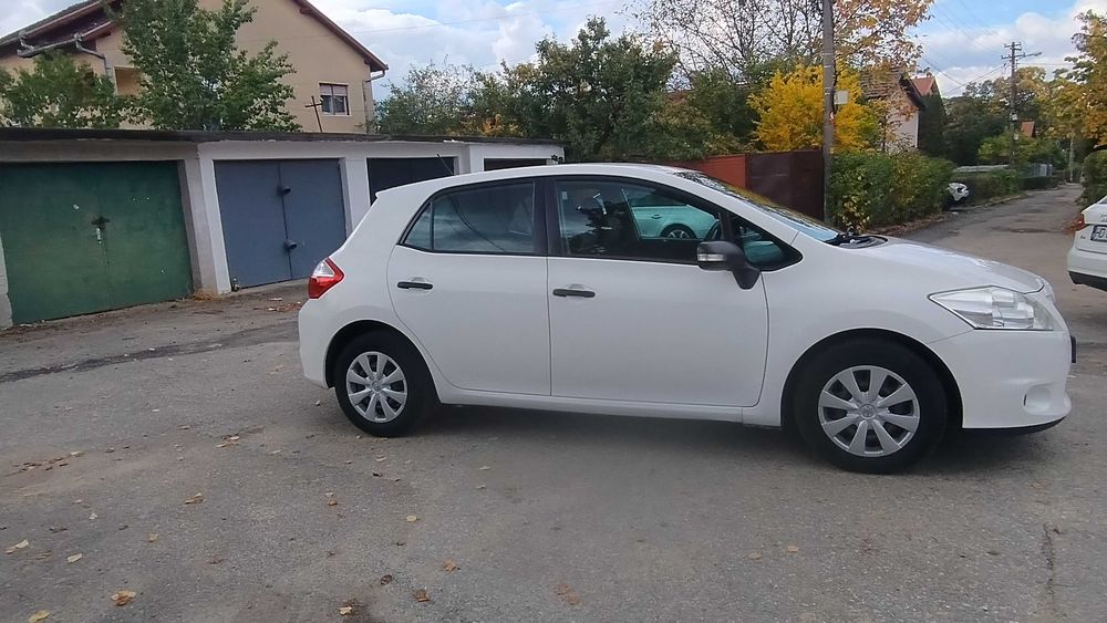 TOYOTA Auris 2010 — imagine 3