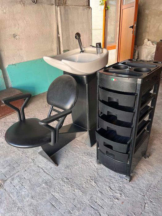 Продавам комплект за фризьорски салон
