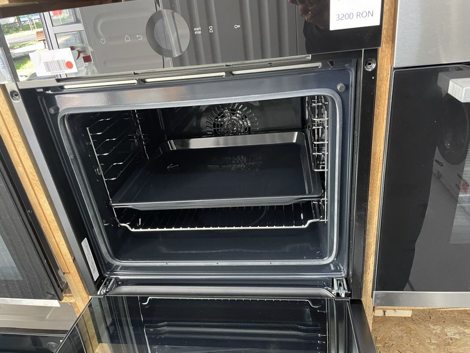 Cuptor incorporabil Bosch HBG7241B2, Seria 8