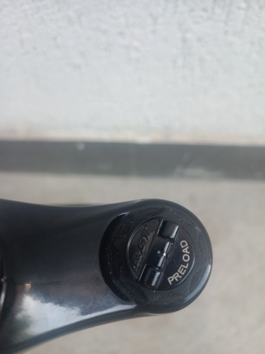 Vând furca RST Alpha 140mm tappered