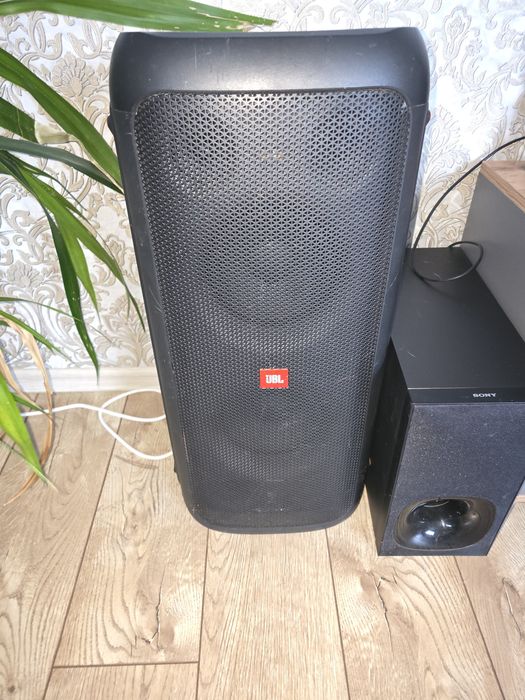 Продам колонку Jbl300