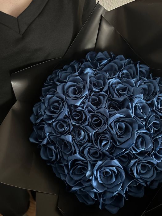 букет из атласных роз