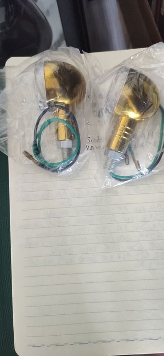 Diverse piese si parbrize motociclete. Preturi in anunt!