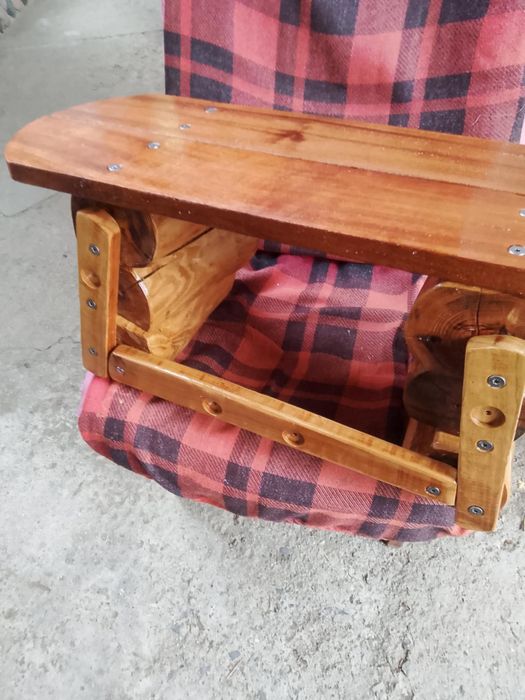 Битово ръчноизработено столче от акация и махагон