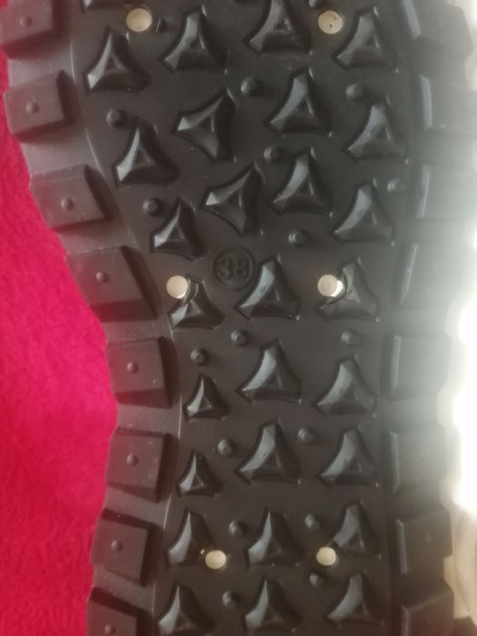 Маратонки нови, номер 38,дамско, черно-бели