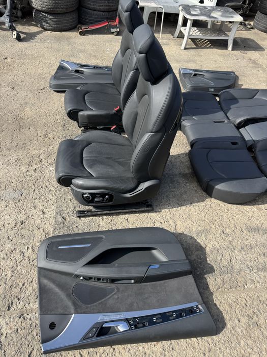 Кожен салон от Ауди А8 2015 г