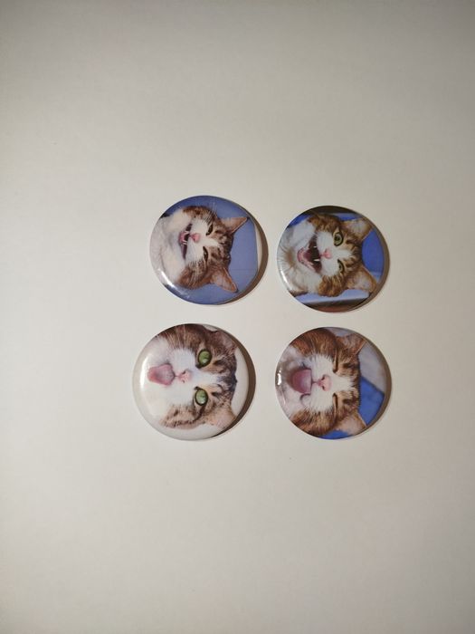 Значки  для одежды  и для рюкзаков