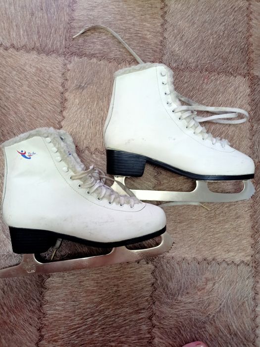 Фигурные коньки 41 р.