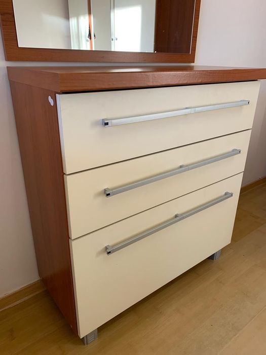 Продам спальный гарнитур