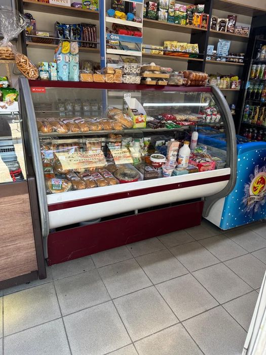 Витринный холодильник б/у