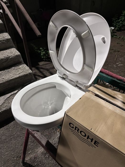 Продам унитаз Грое