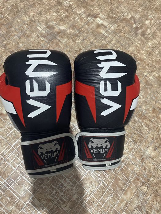 боксерские перчатки