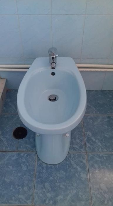 Sanitare  bideu cadă microfibra și chiuvetă mare baie