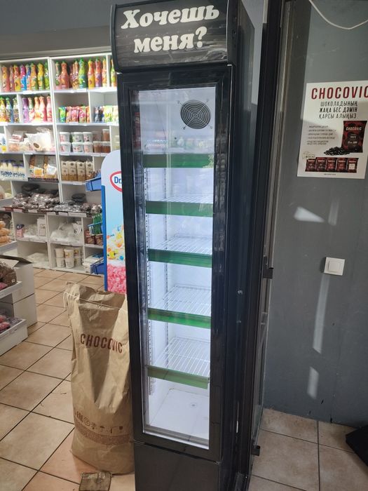 Продам ветринный холодильник