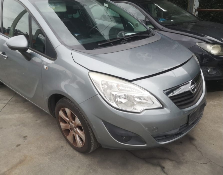Dezmembrez opel meriva b diesel si benzina