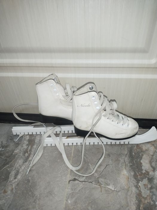 Продам коньки детские, для девочки