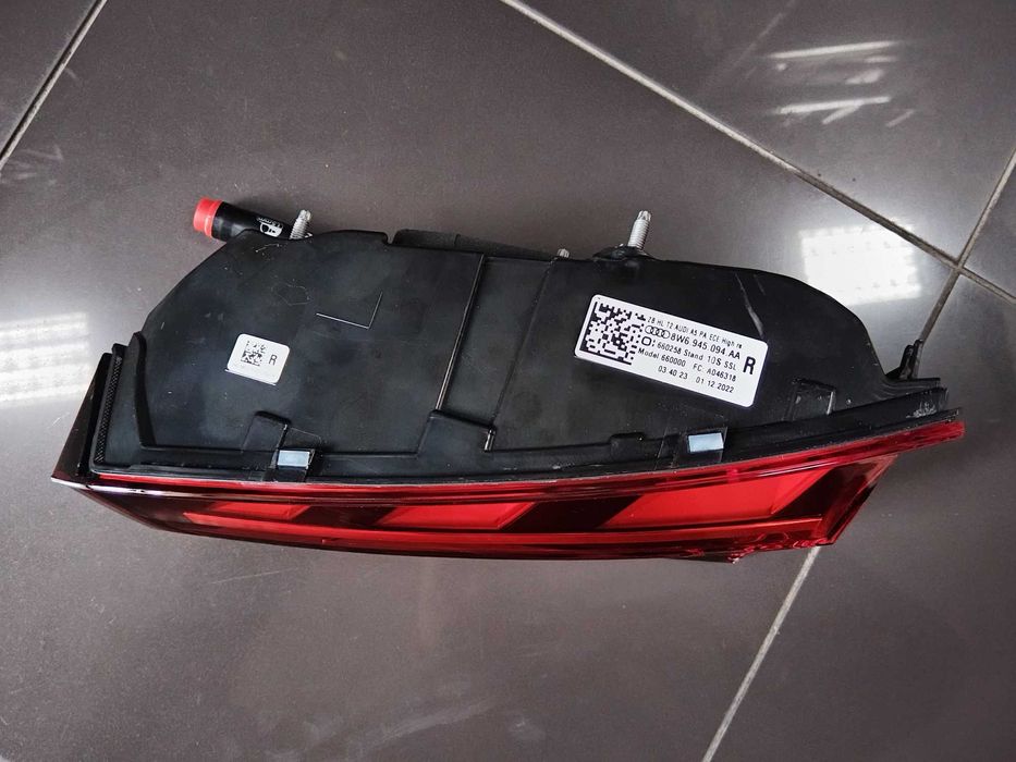 НОВ Оригинал LED Matrix Десен Вътрешен Стоп Audi A5 S5 F5 8W6945094AA ...