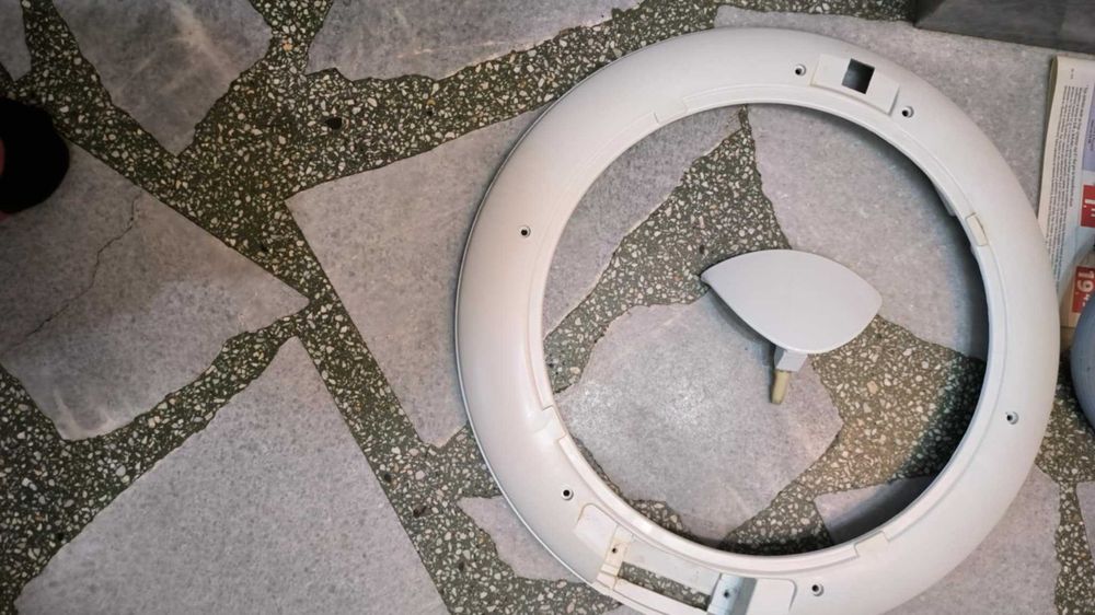 Продавам пералня Индезит на части