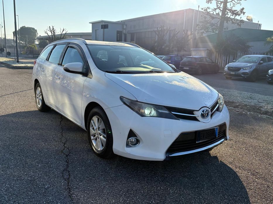 Toyota Auris 1,8 Hybrid Automat, camera, senzori, cruse, etc