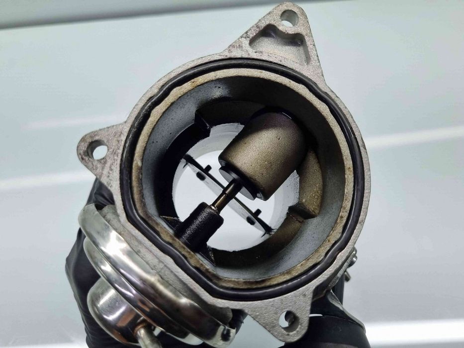 Supapa EGR Volkswagen Transporter 5 (7HB, 7HJ) [Fabr 2004-2013] 724809